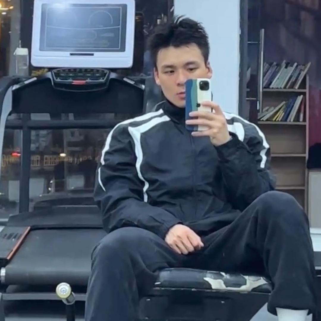 不是超人🦸🏻‍♂️