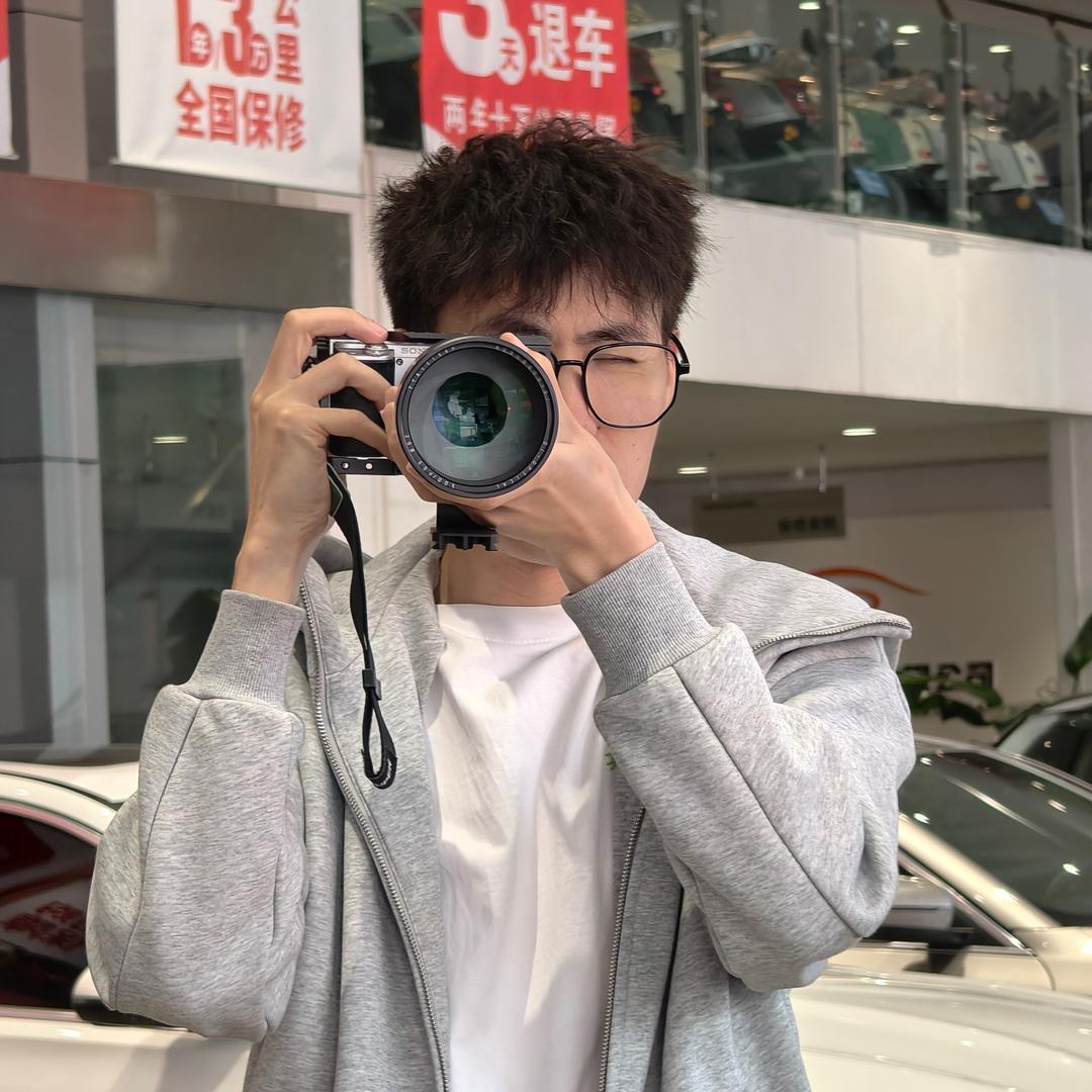 昆明飓风二手车 李钱