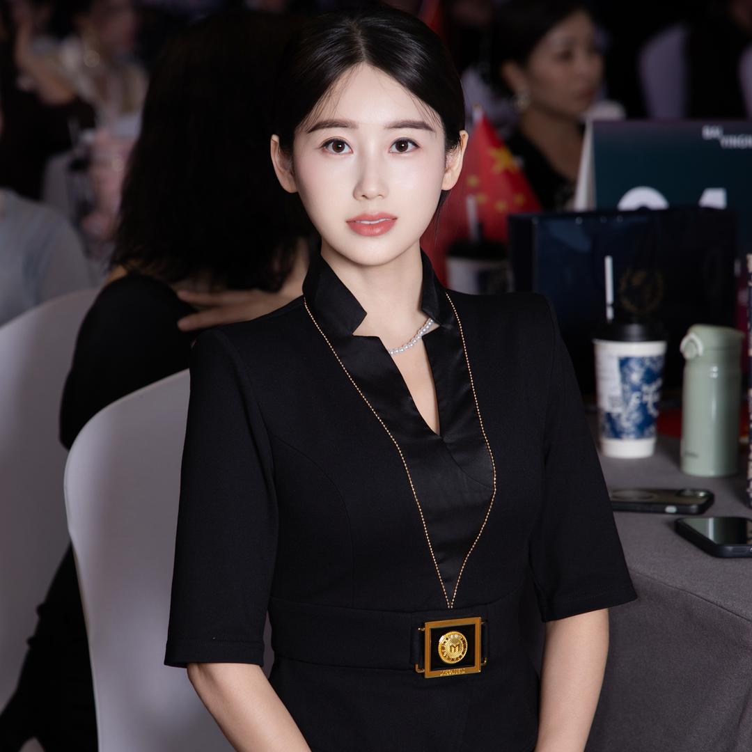 郫县丽雅调肤馆·小丽