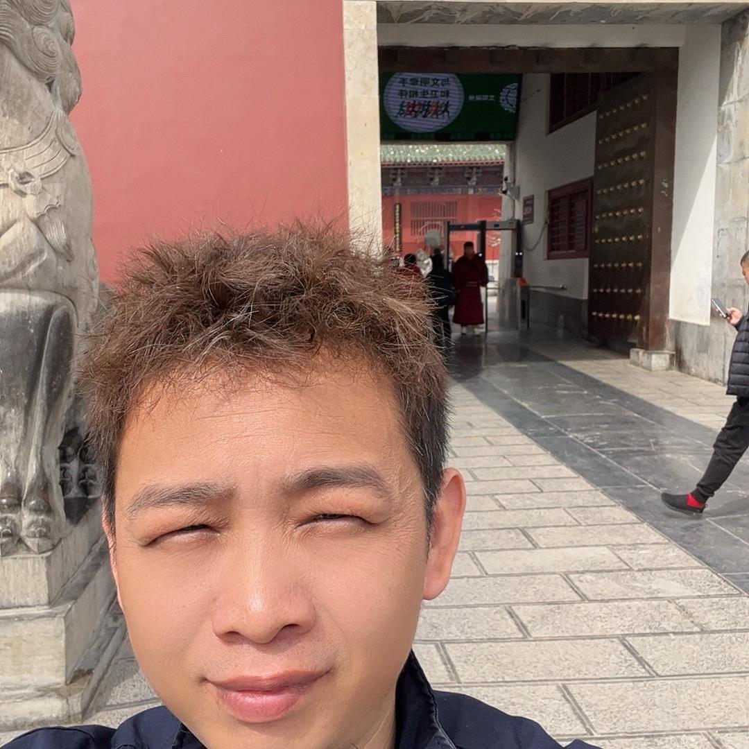 爱旅游的亮亮