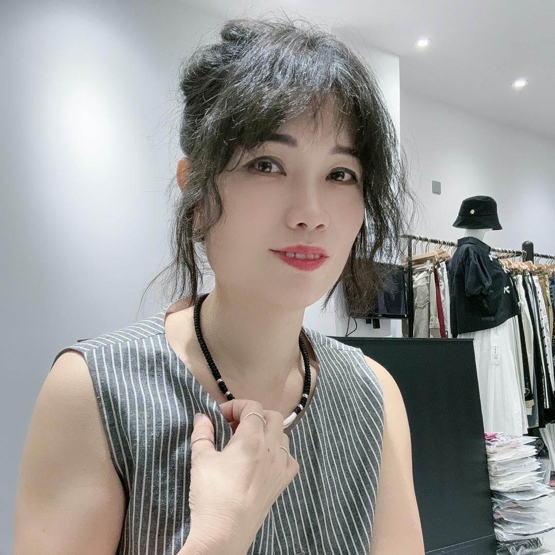 唯依服装2号店铺