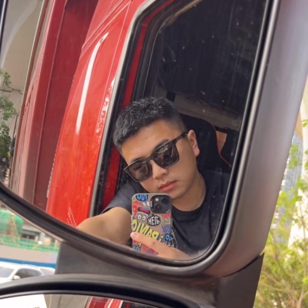 深情的覃扯火🚚