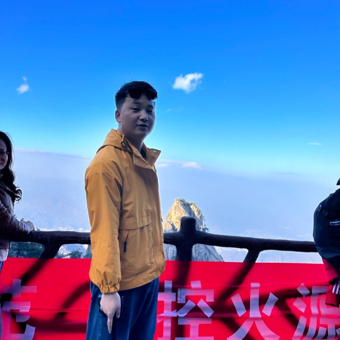 小李爱唱歌