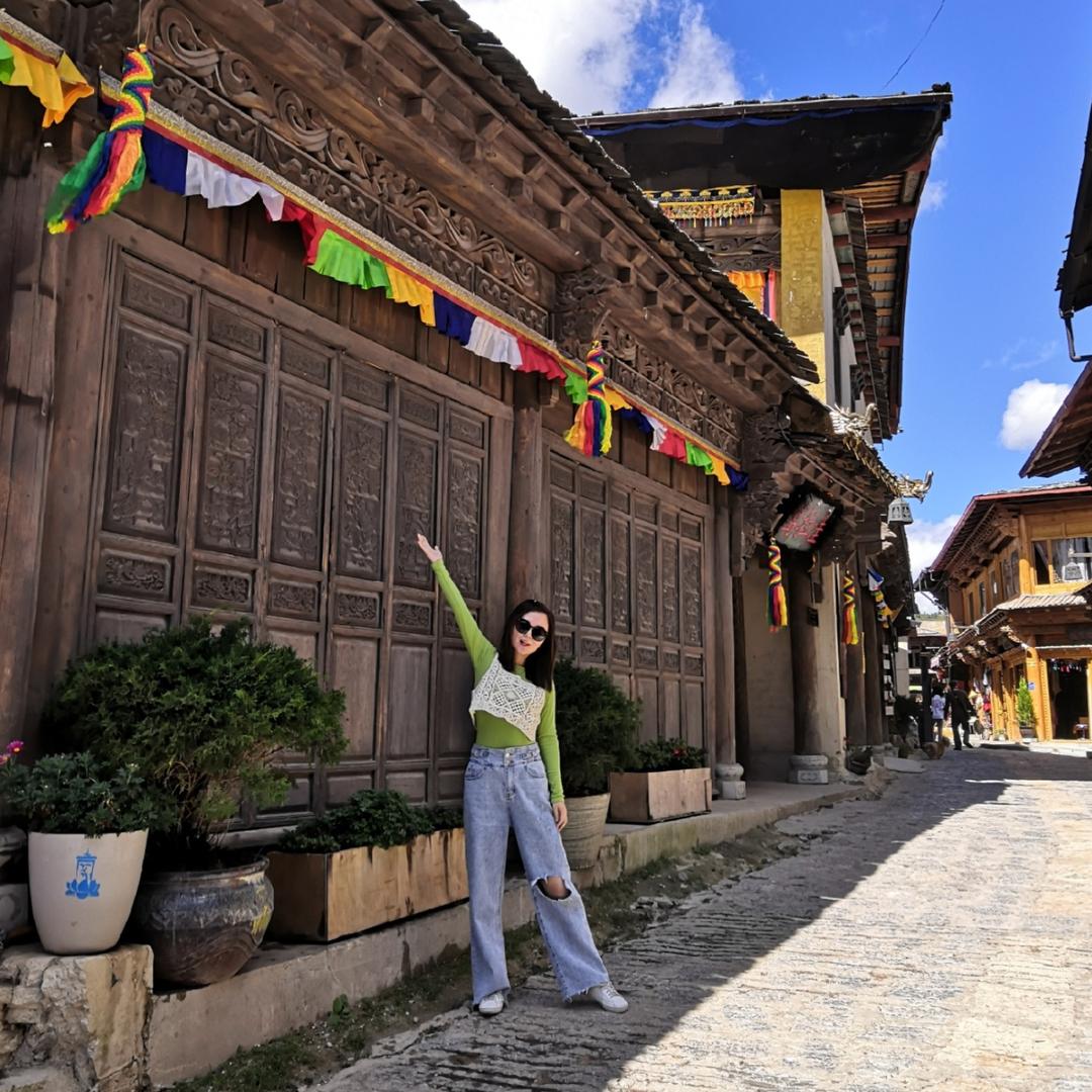 月亮上的垂耳兔