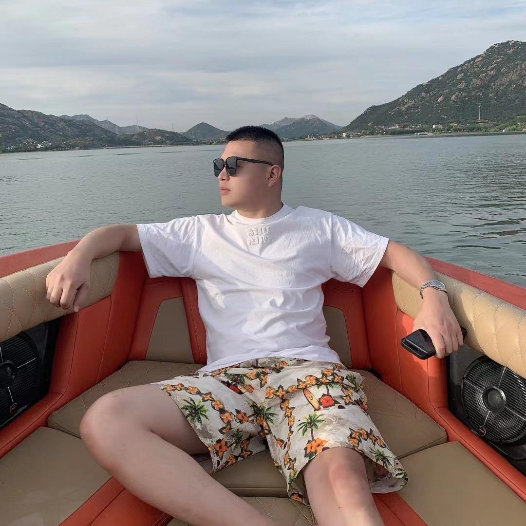 王鑫华（挖哥传媒）