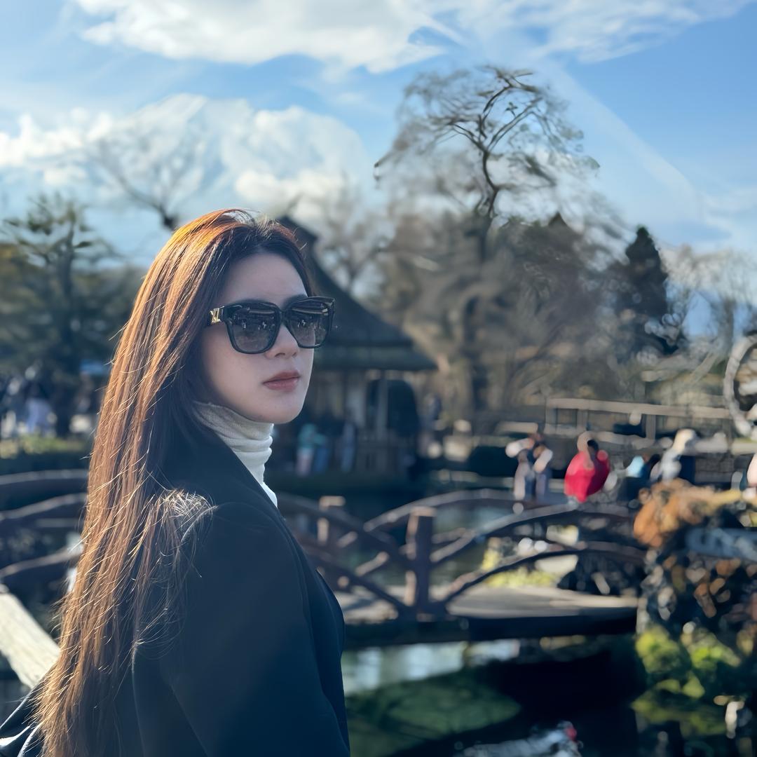 小莫