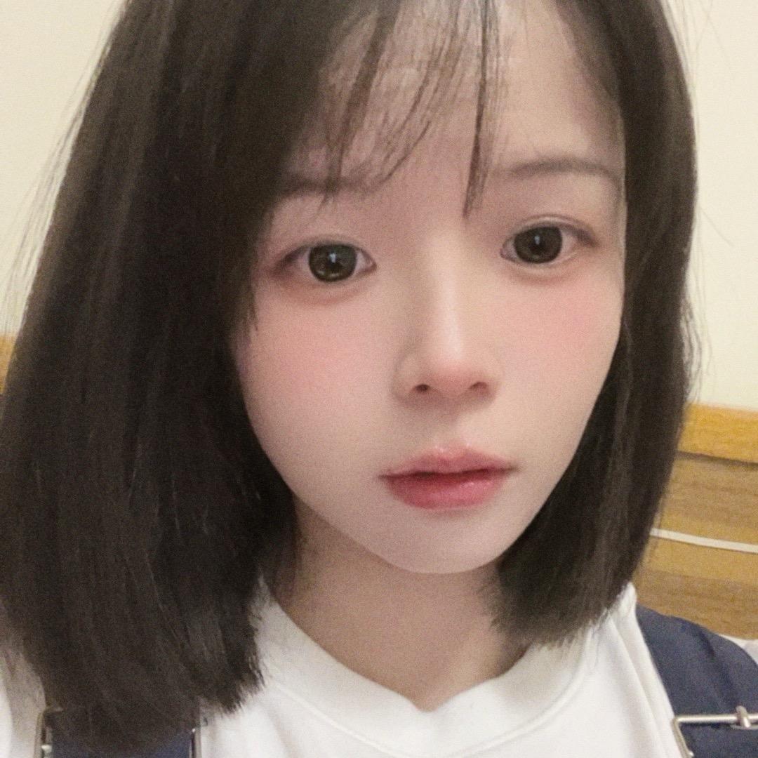 豆豆很乖😝😝