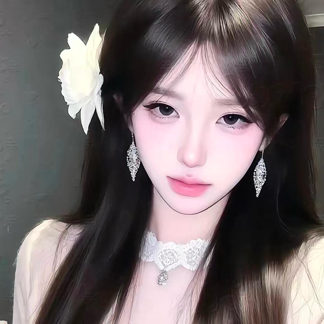 18岁美艳女主角