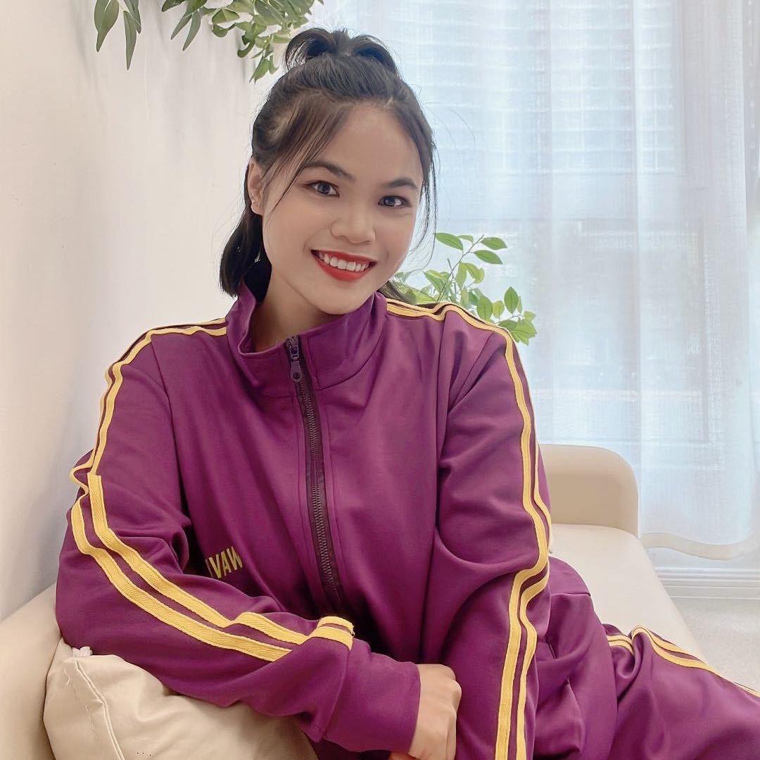 莉莉小阿姨吖