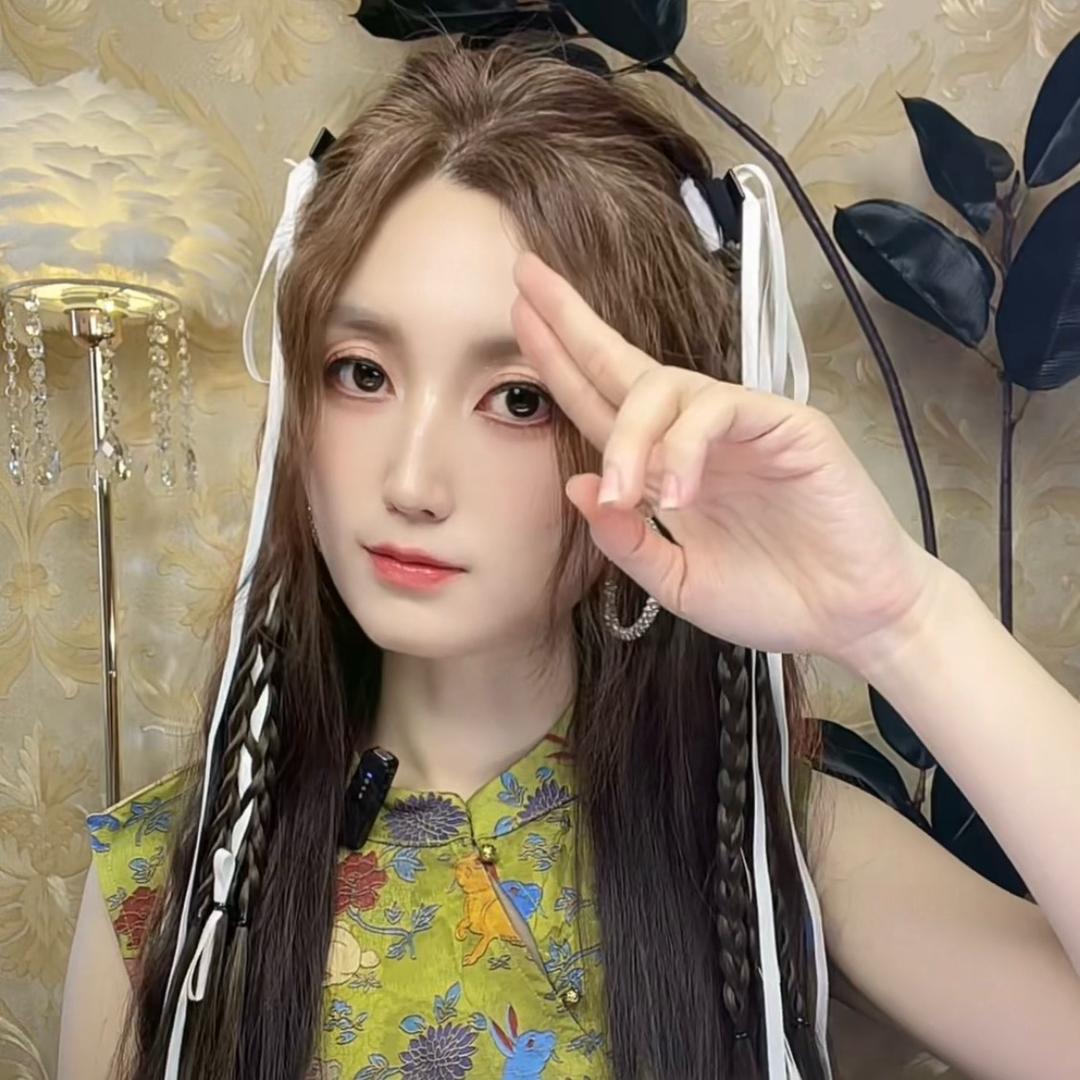 馋嘴小伊墨