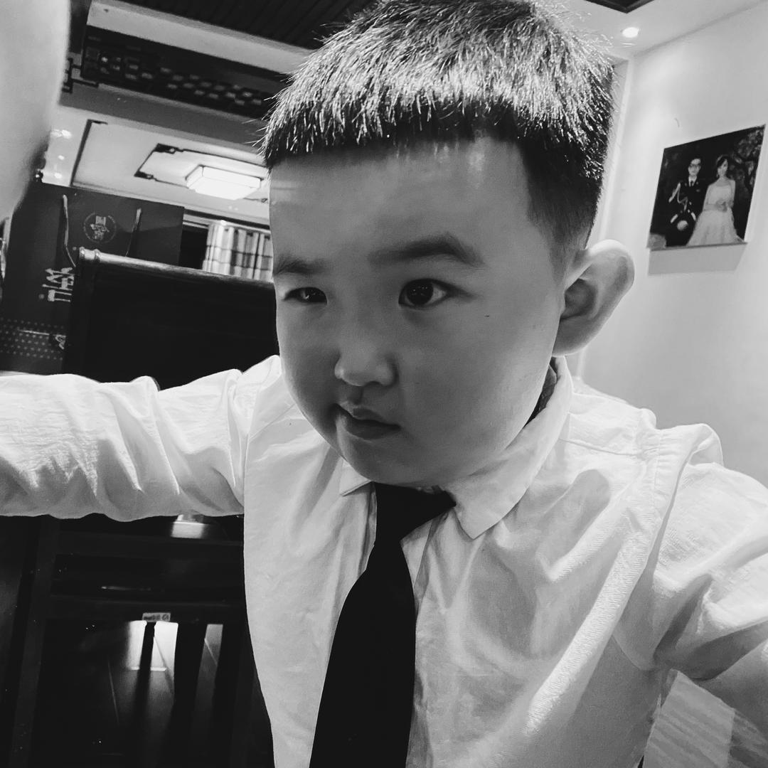 小解爱吃肉