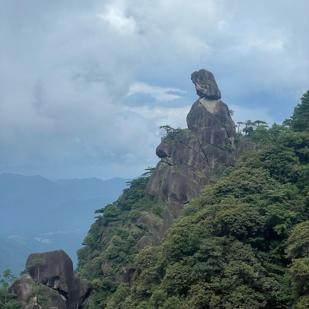 窗外又下雨了吗
