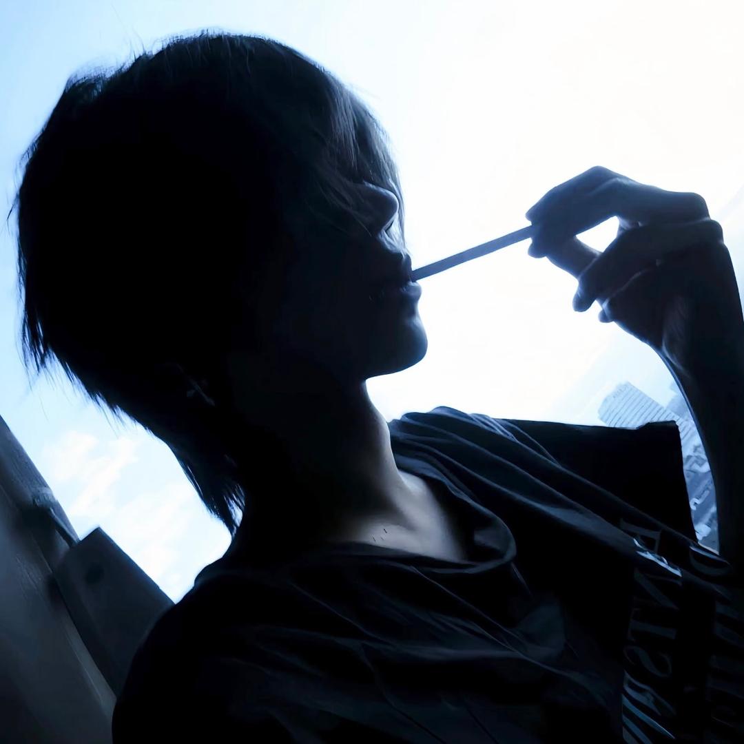 无数个黑夜在退却