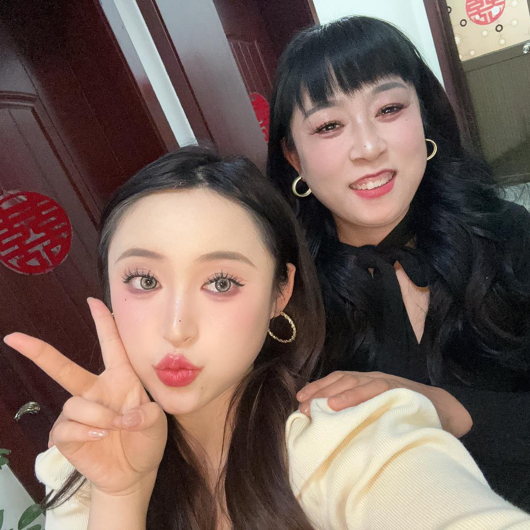 李三妹.