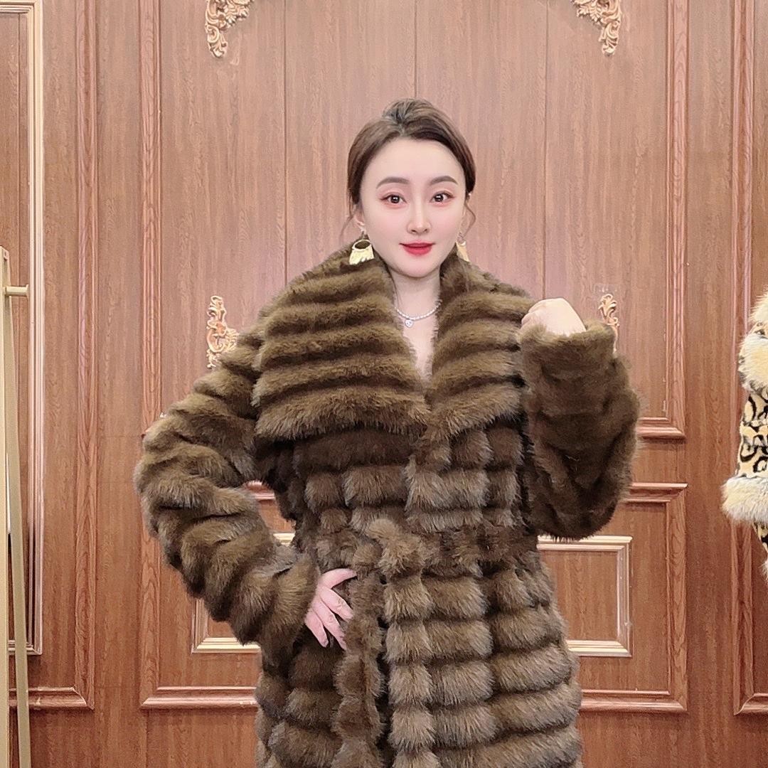 聪聪轻奢服饰