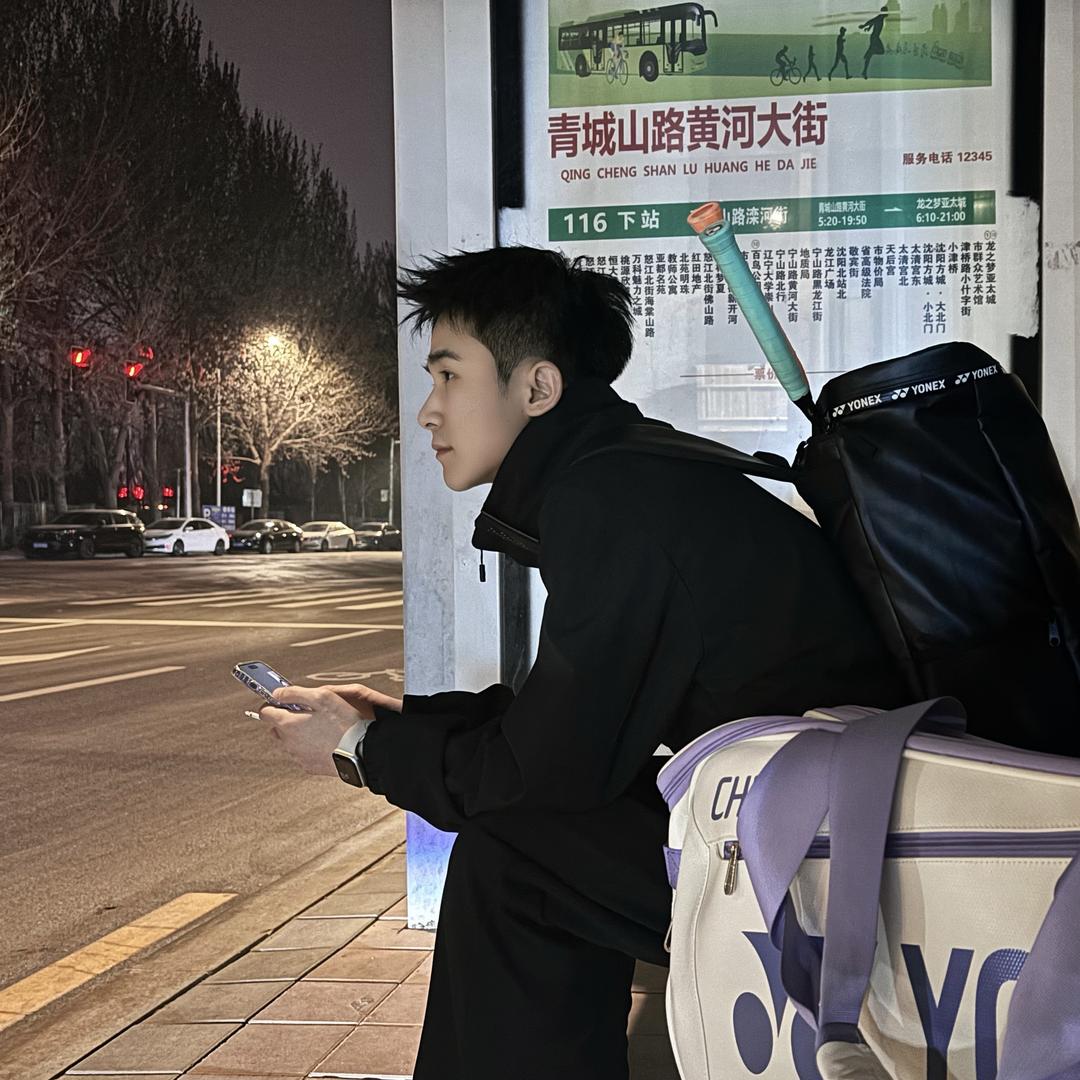毕贺显🏸️