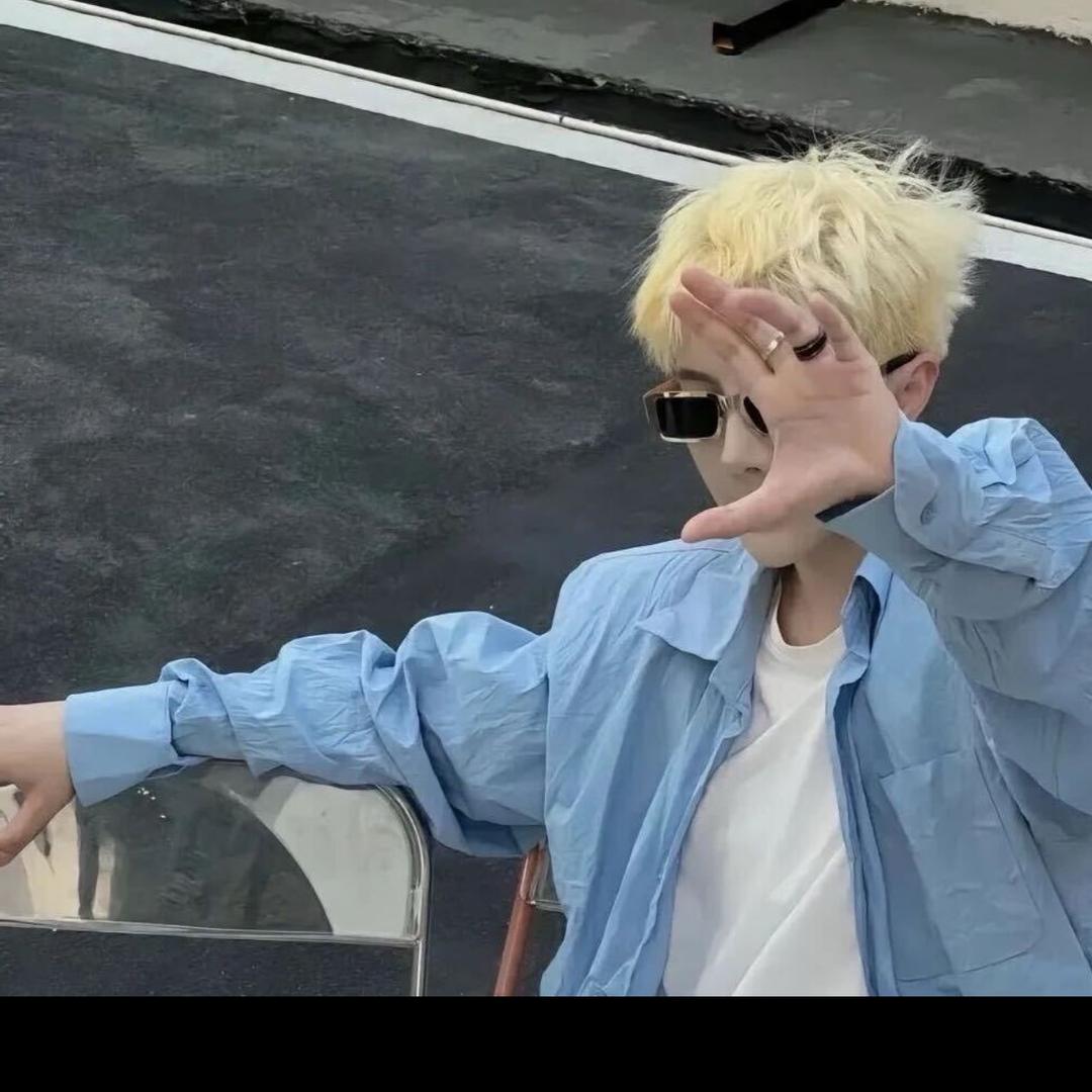 哲哲