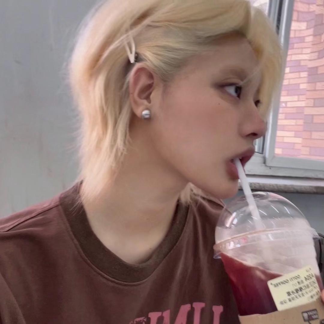 Gy（头发被剪毁版）