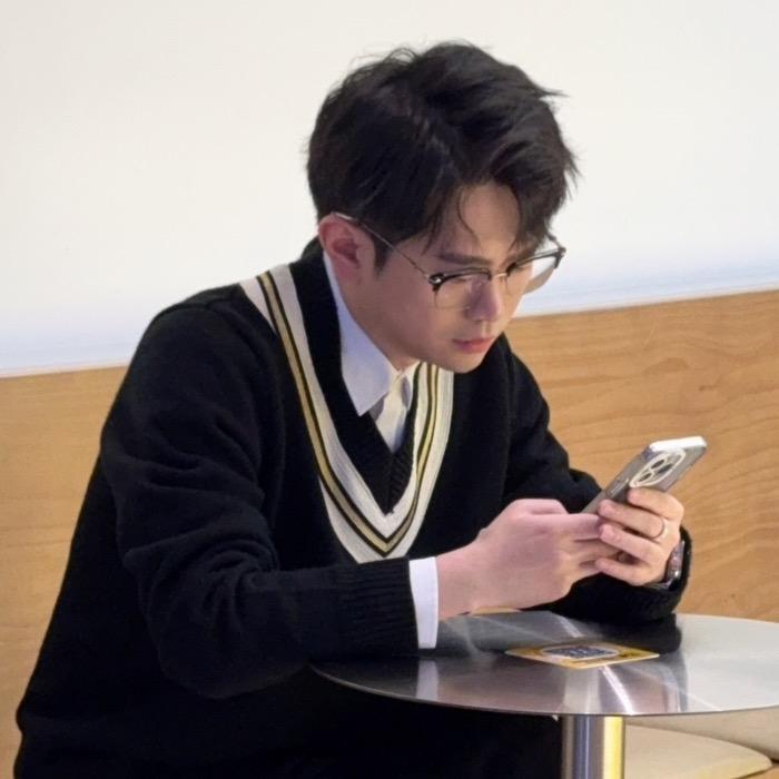 捧花少年。