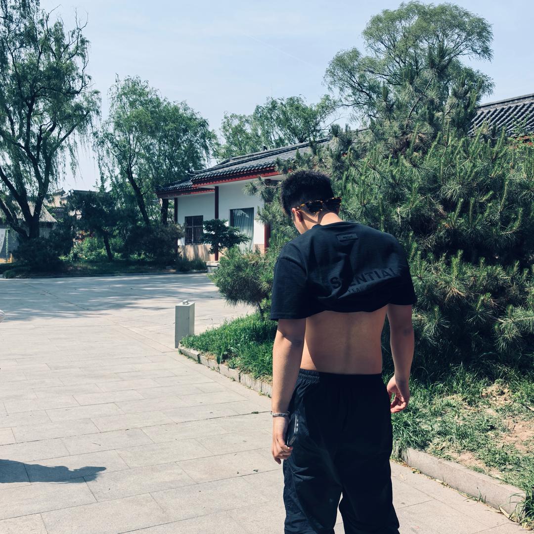 李拜天