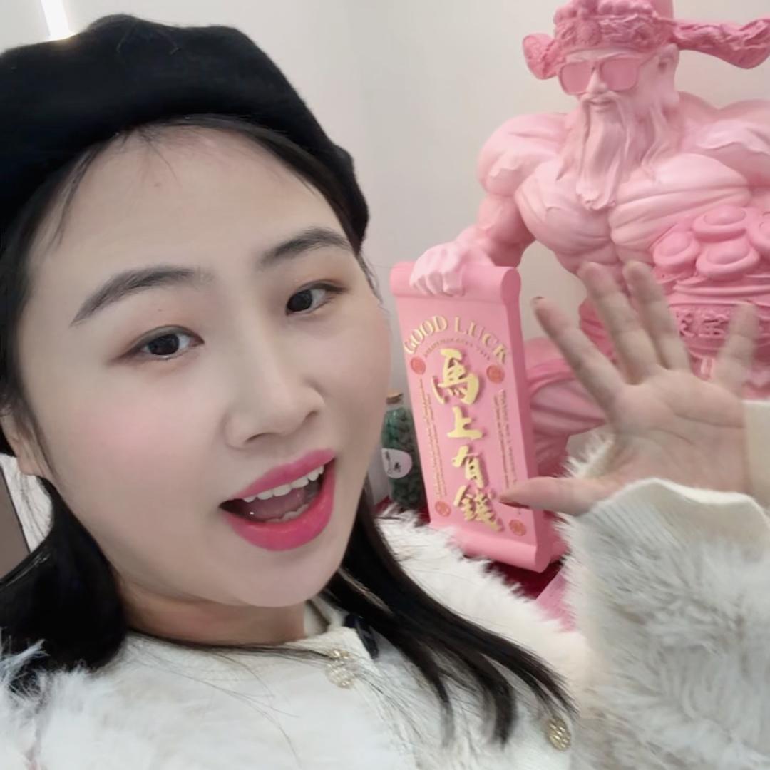 丫丫爱吃又爱玩