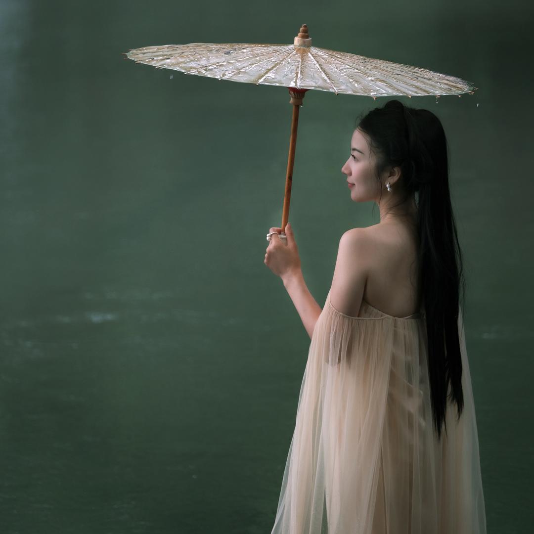 雅茹妮妮妮