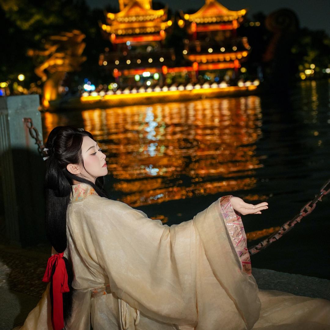 李李LL