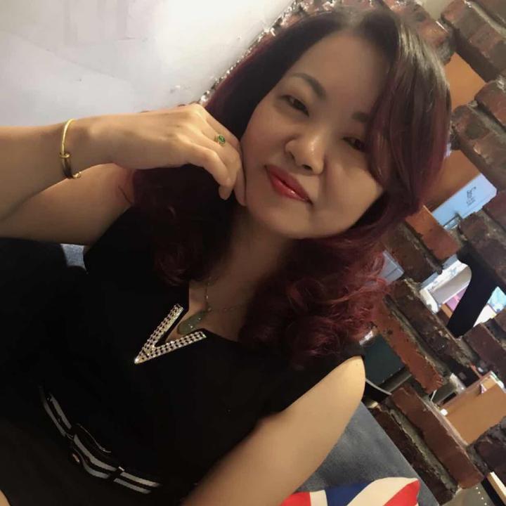 如雅隆服装批发