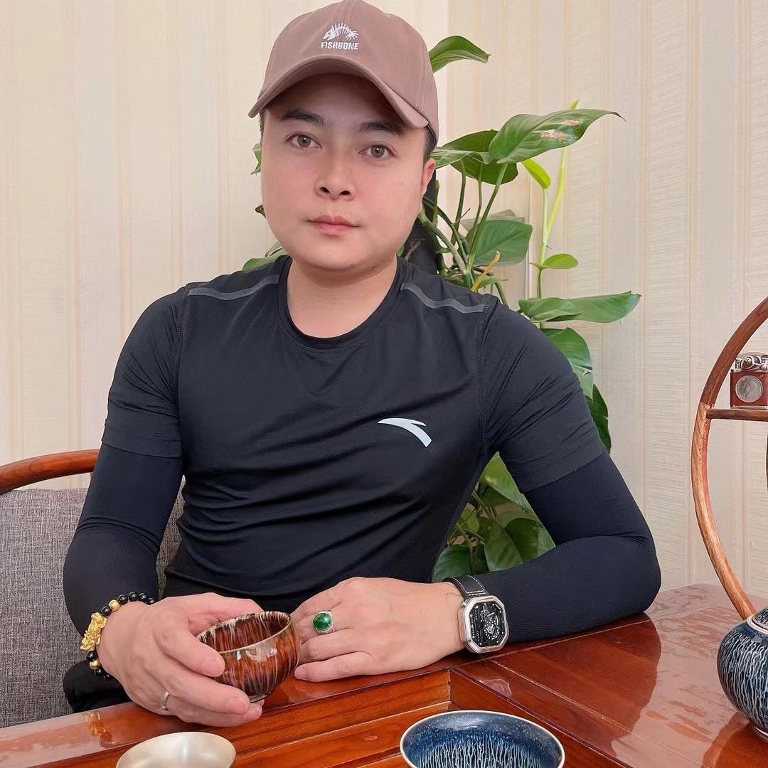 盈江县二十六号翡翠