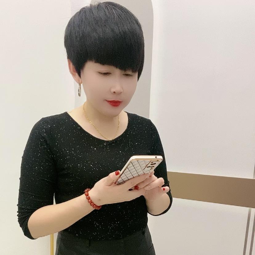 佩佩服装工厂店