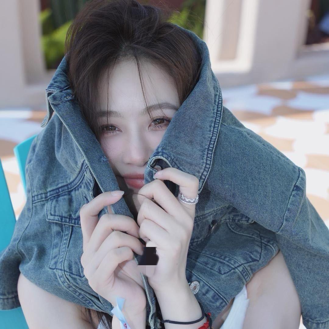 掌柜是小仙登听然穿搭