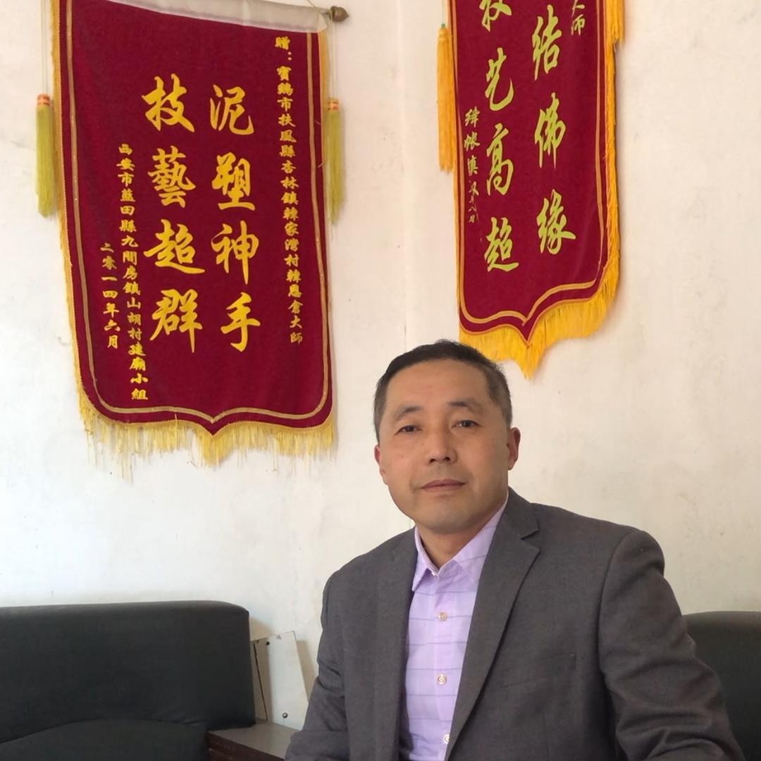 寒冬泥塑