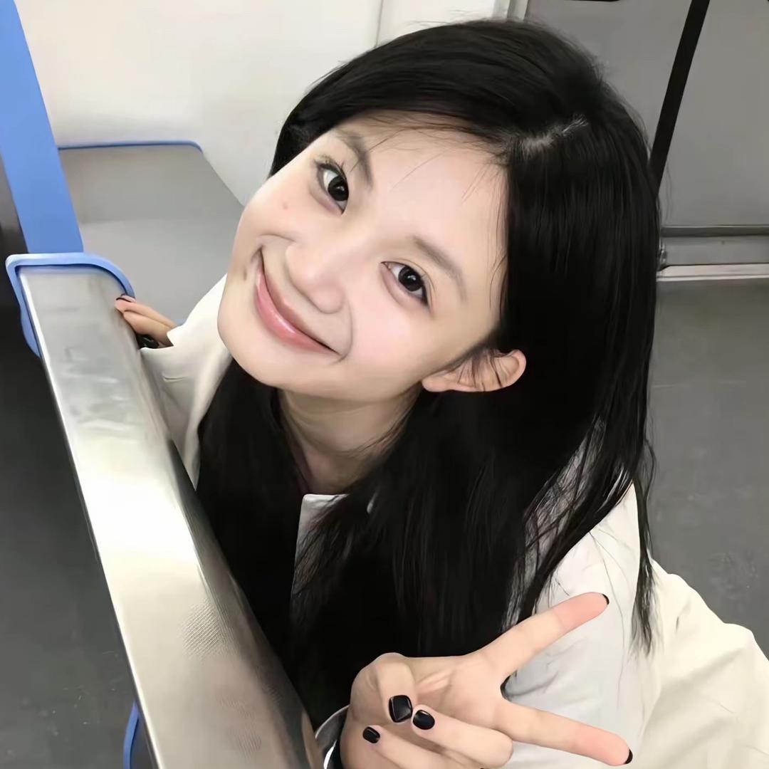 漂亮莓莓