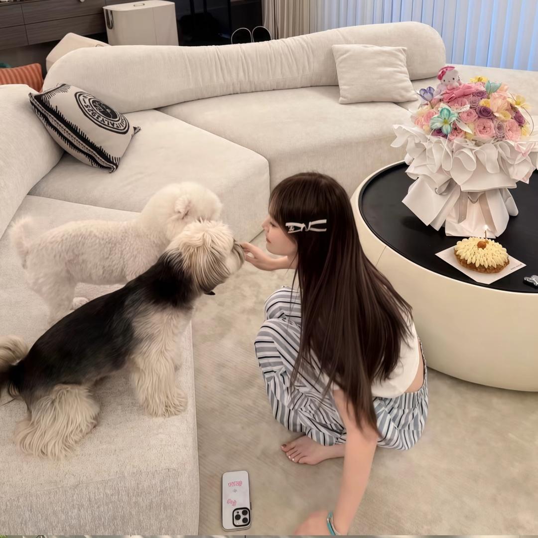 美艳小妈凌晨偷吃前夫贡品