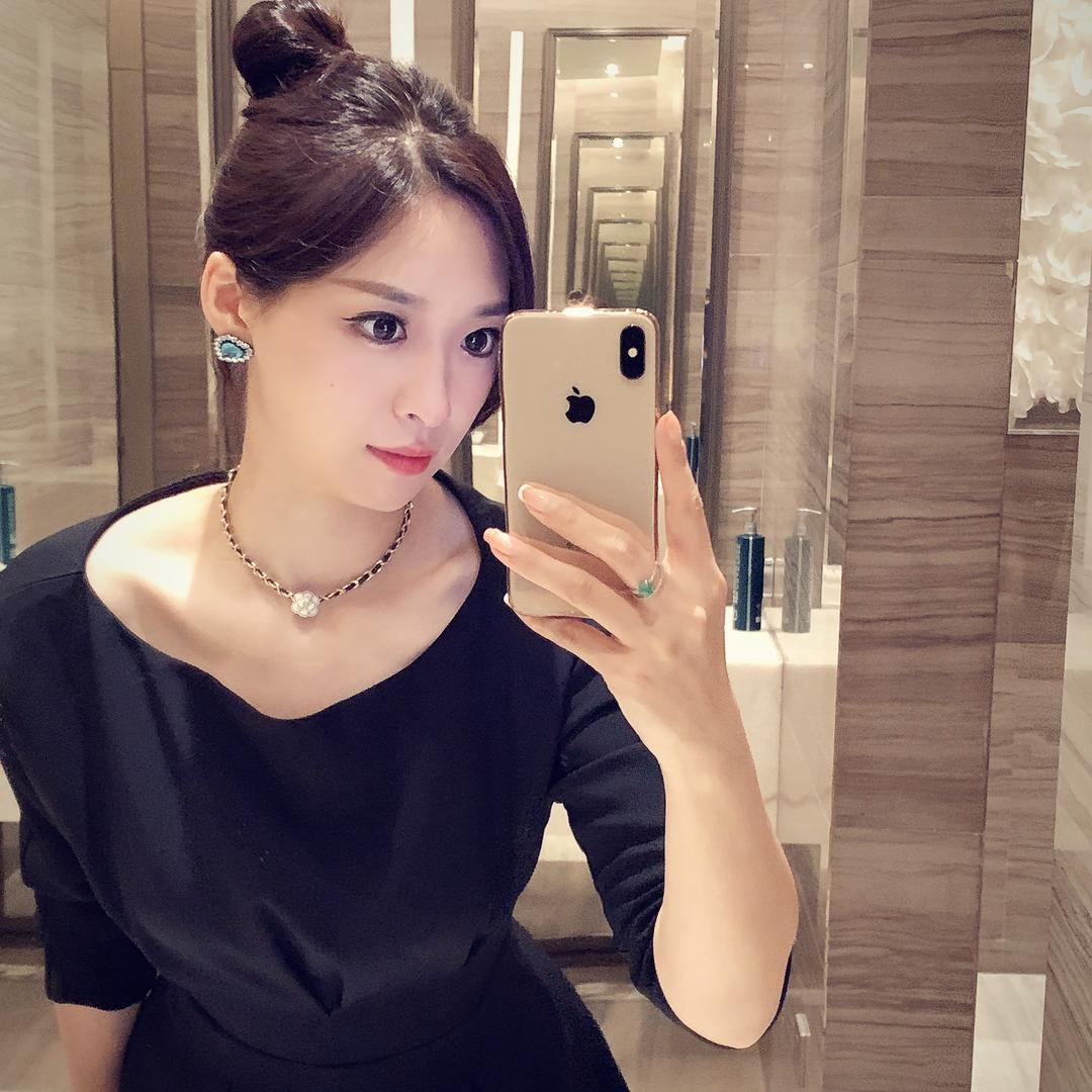 小依依