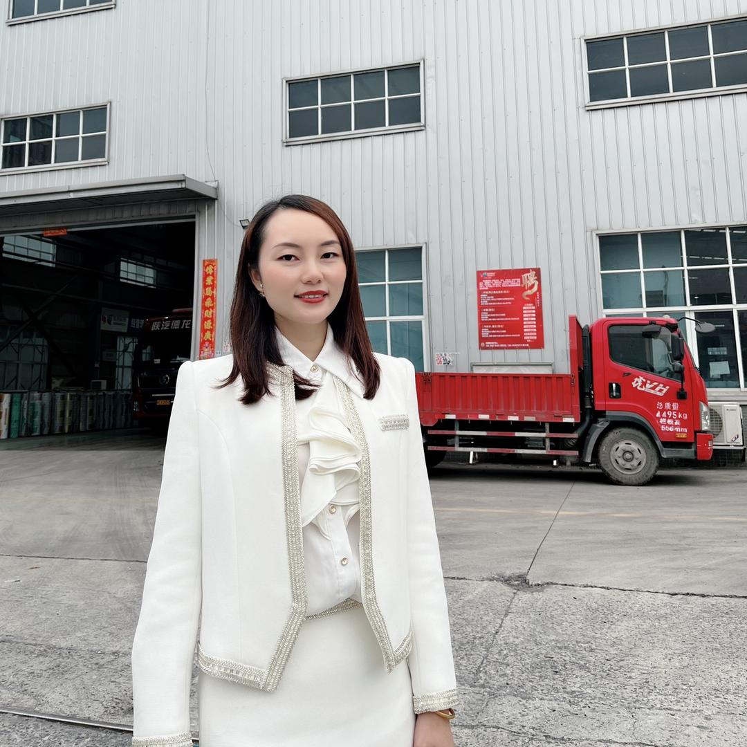 恒财集团彩色不锈钢彭心