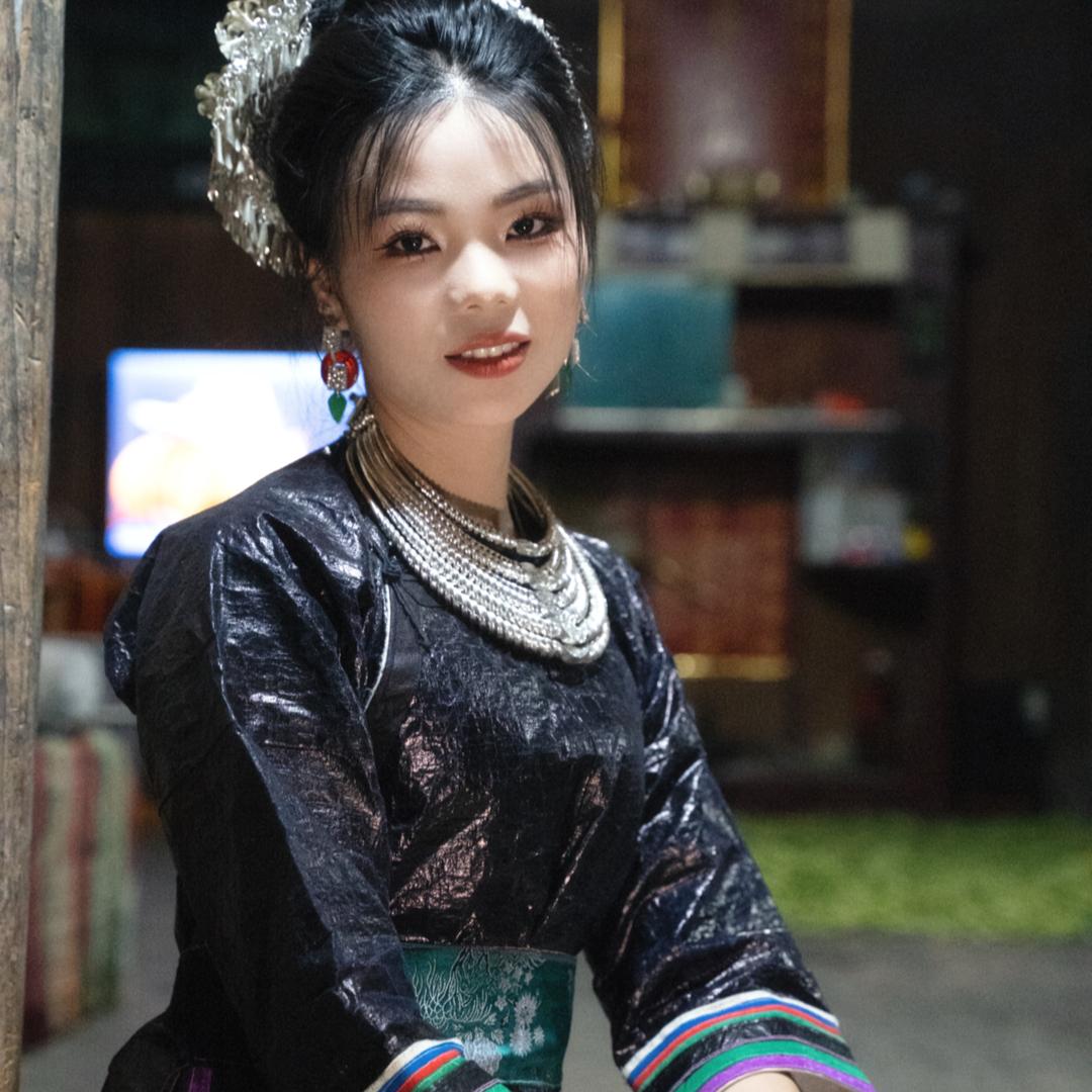 侗族~杨🐏姐