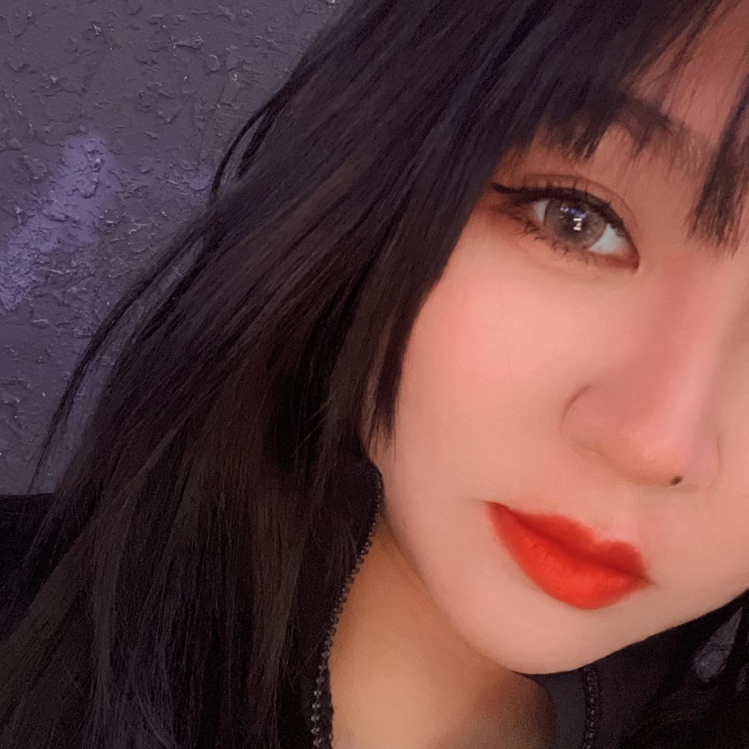 Naomi😇（黑画版）