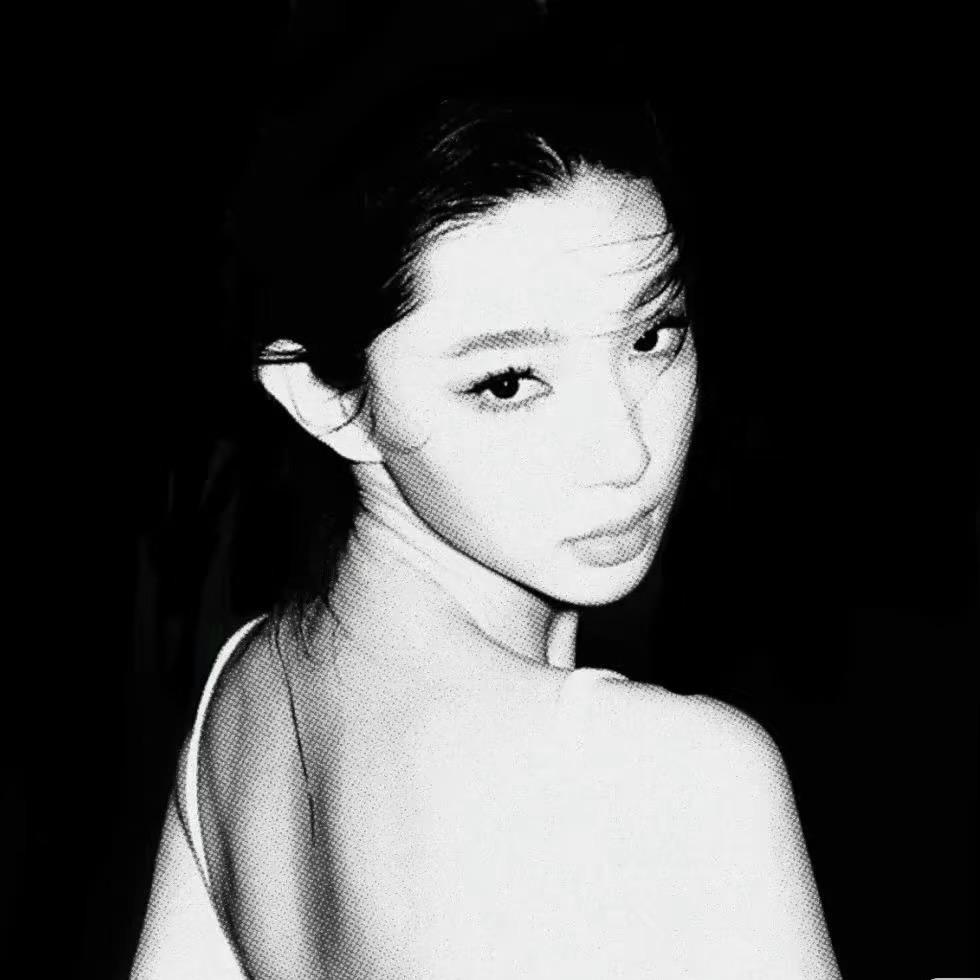 爱哭的笨蛋☄️