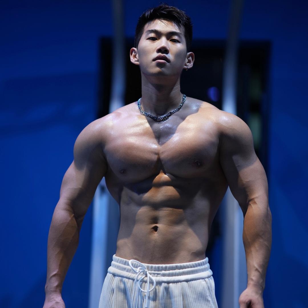 William真的很努力