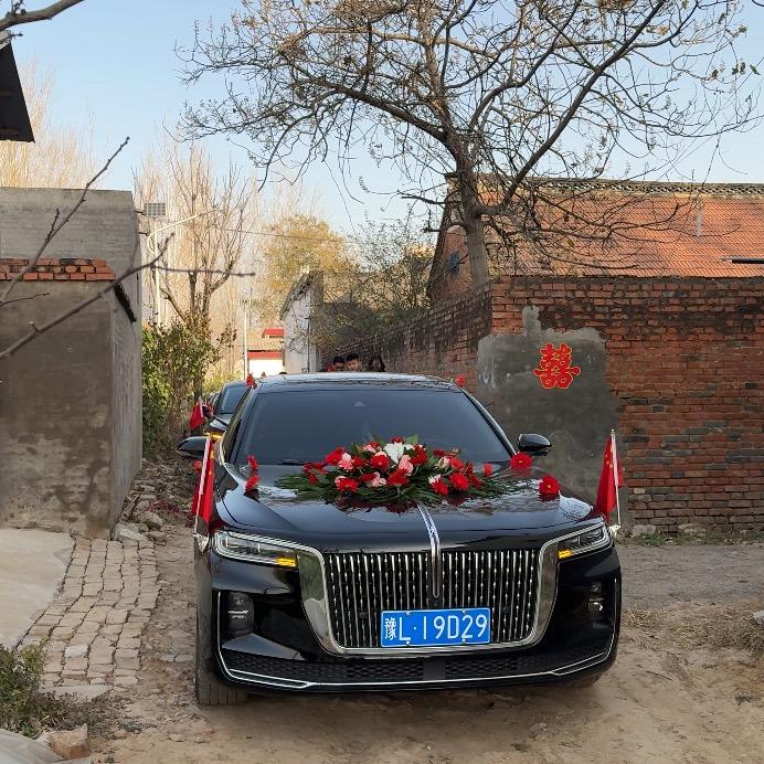 大彬.(红旗婚车队)
