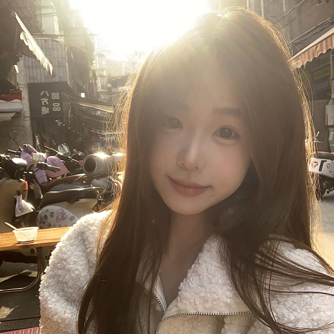 A呦喂i简焱