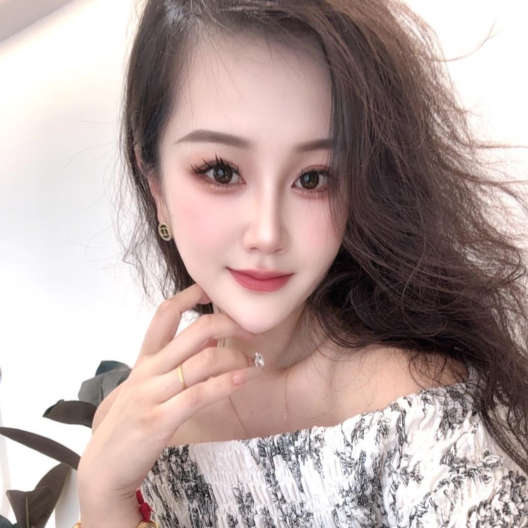 卖衣服的小姐姐