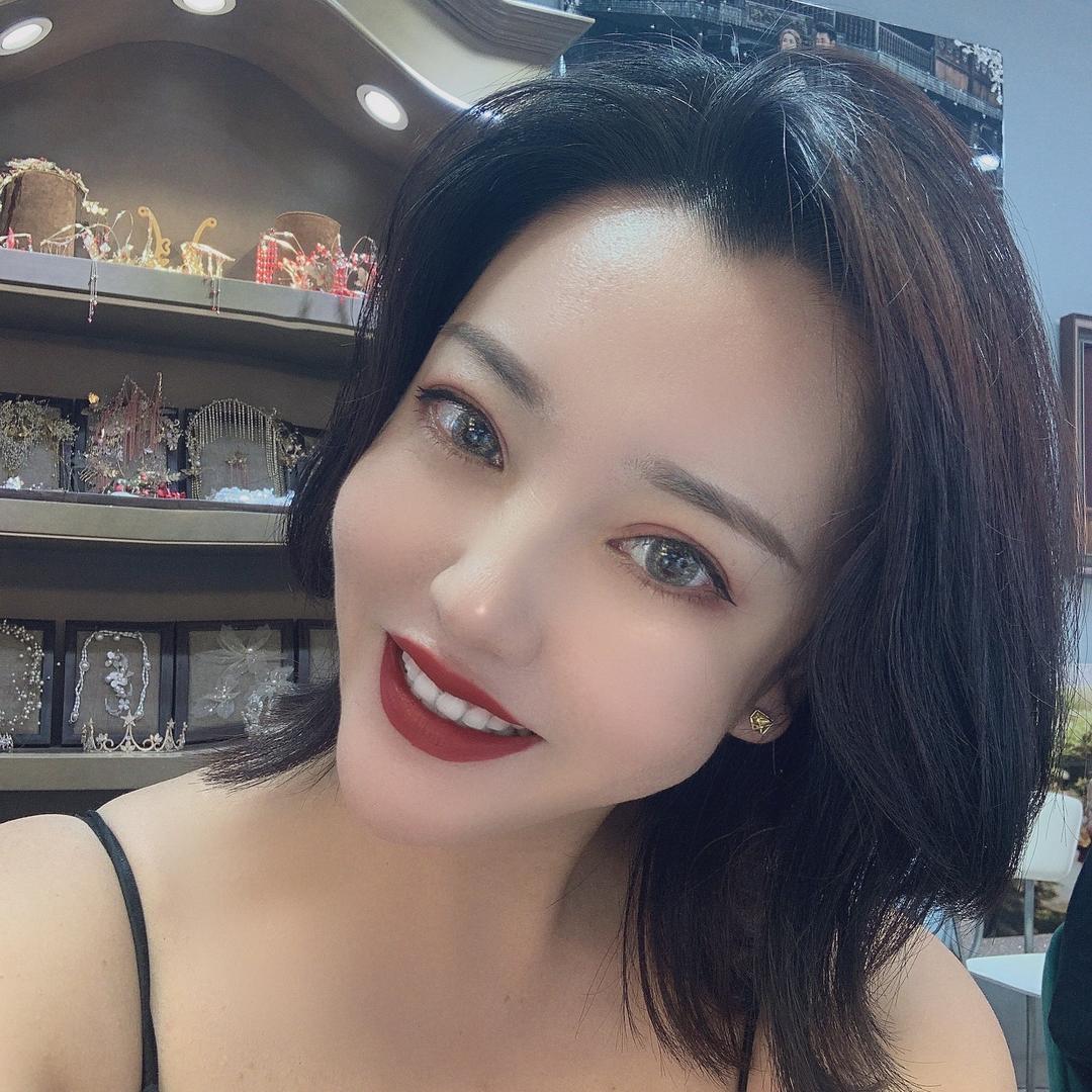 摩登色彩（椿栀婚纱）