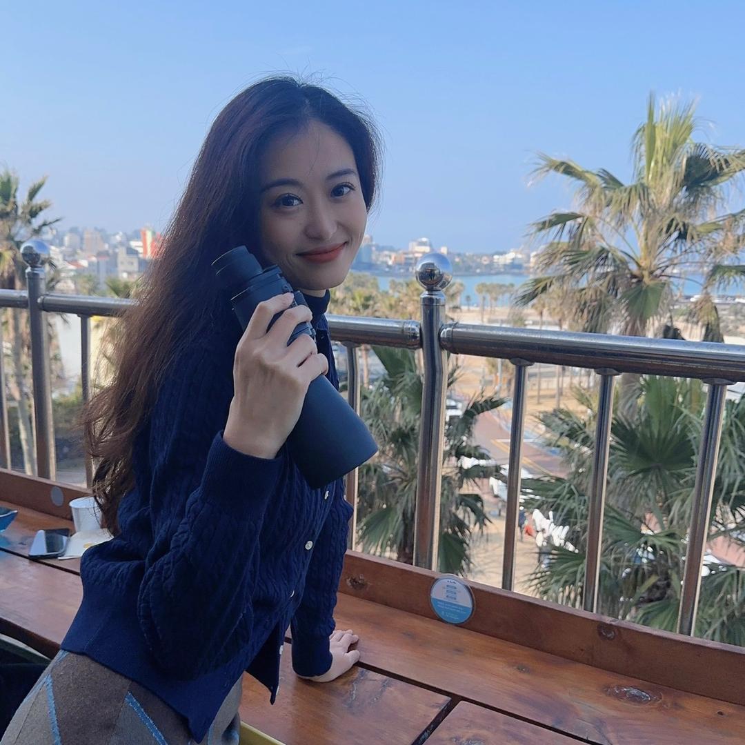 格蕾丝有84斤