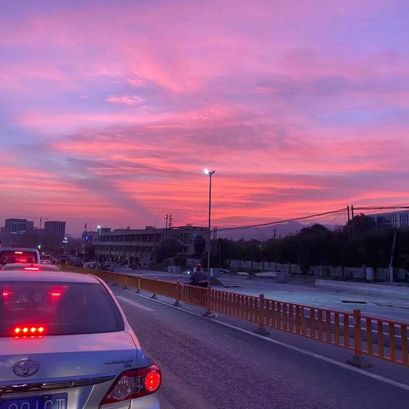 风吹吹来沙