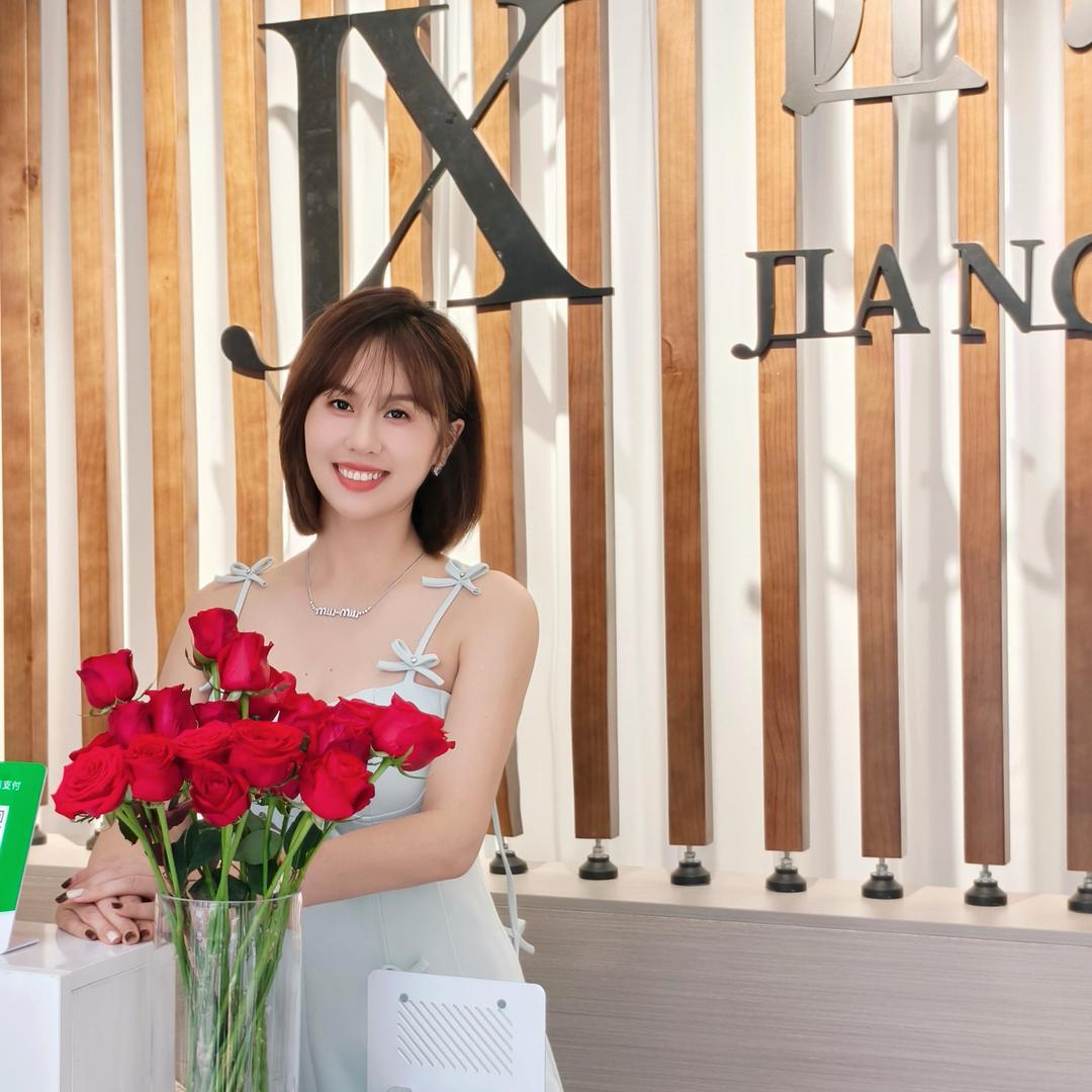 媛媛 Li