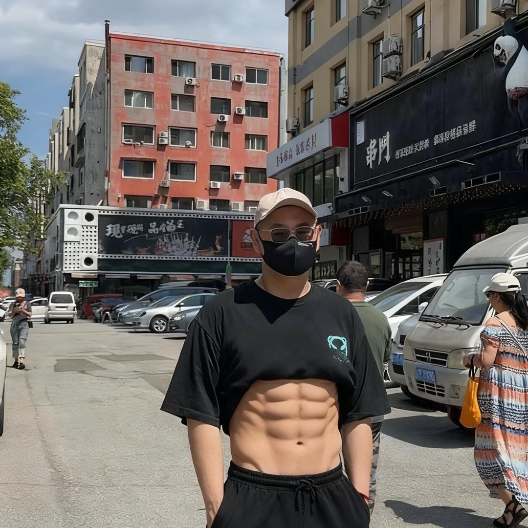 阿宁，万斯特游泳健身