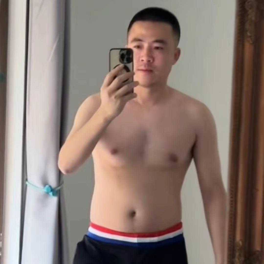 短发大哥
