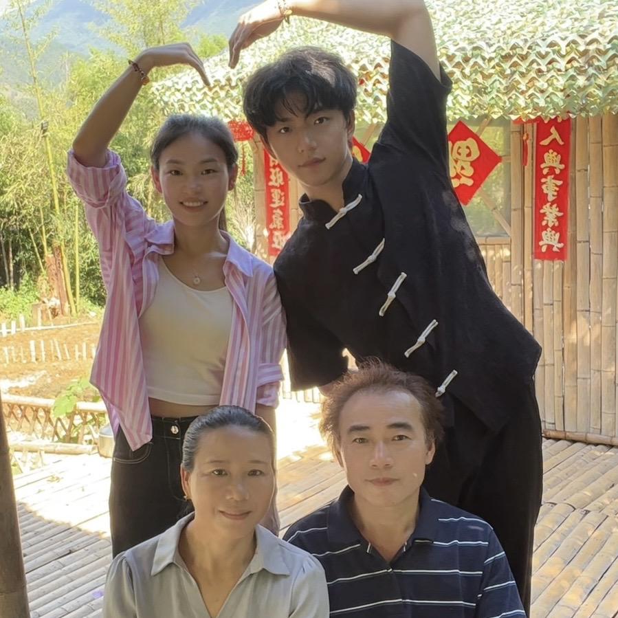 小琪一家人